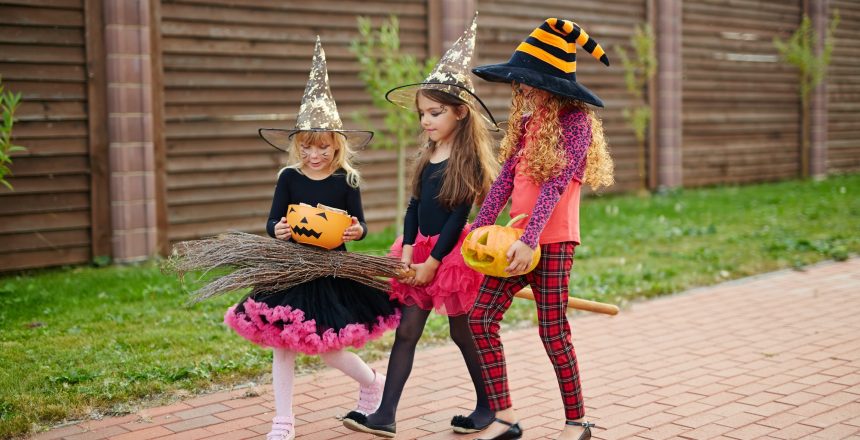 Trick-or-treat promenade